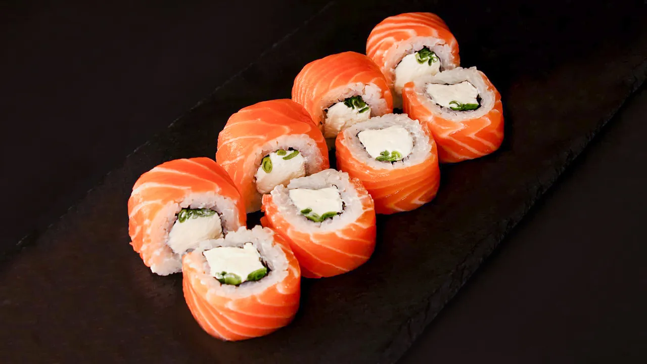 Филадельфия Люкс с луком (добавки не входят)